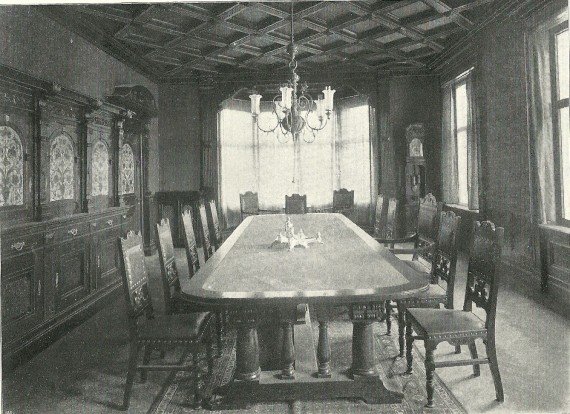 Landeshut-Rathaus-Sitzungszimmer-des-Magistrats-570x414